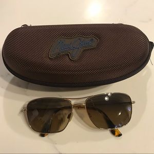 Men’s Maui Jim aviator sunglasses.